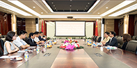 美國(guó)圣約翰大學(xué)校長(zhǎng)孔拉多·甘伯紹（Conrado Gempesaw）一行訪問(wèn)寶鷹集團(tuán)