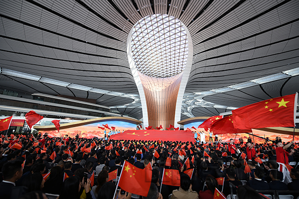 C型柱就是主背景！寶鷹精品工程綻放CCTV-1